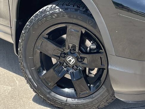 Used 2025 Honda Ridgeline Black Edition image 8