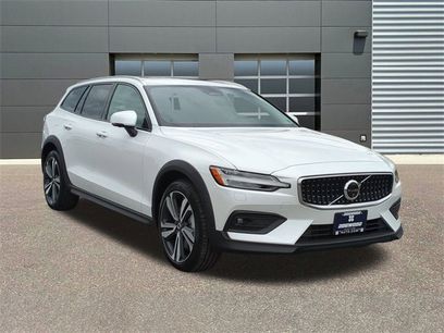 Used 2025 Volvo V60 B5 Cross Country Plus w/ Protection Package Premier
