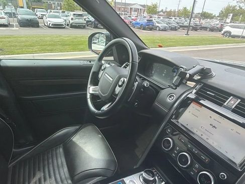 Used 2019 Land Rover Discovery HSE AWD/4WD image 14