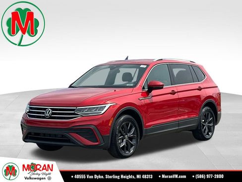 Used 2024 Volkswagen Tiguan SE AWD/4WD image 1