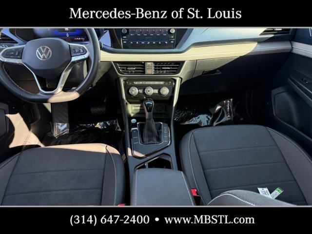 Used 2024 Volkswagen Taos SE w/ Panoramic Sunroof Package FWD image 11