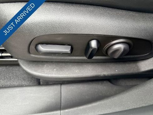 Used 2023 GMC Terrain SLT w/ Infotainment Package II image 12