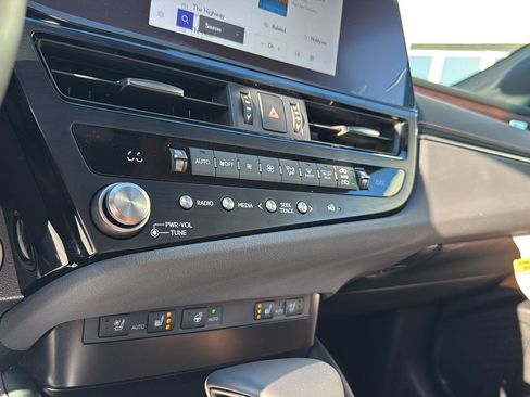 New 2025 Lexus ES 350 w/ Premium Package image 22