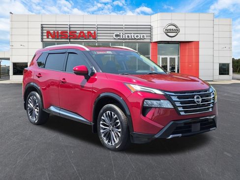 Used 2024 Nissan Rogue Platinum w/ Platinum Premium Package FWD image 1