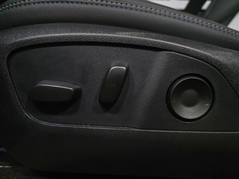 Used 2025 Chevrolet Equinox EV LT image 29