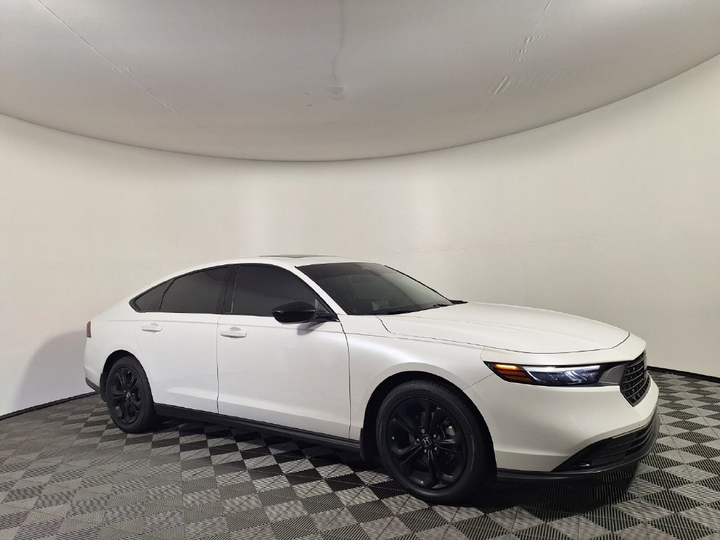 Used 2025 Honda Accord SE image 3