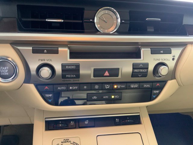 Used 2014 Lexus ES 350 w/ Premium Package FWD image 29