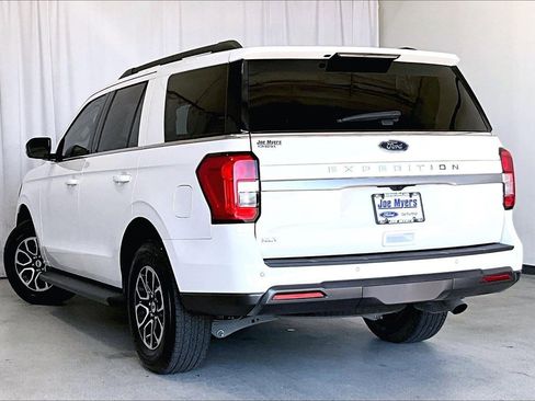 Certified 2023 Ford Expedition XLT image 10
