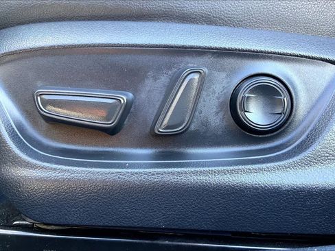 Used 2023 Toyota Camry SE FWD image 34