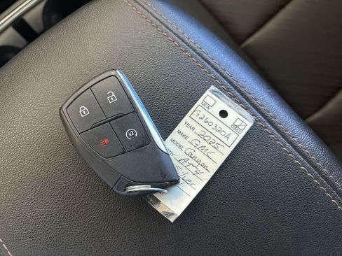 Certified 2025 GMC Canyon AT4 w/ AT4 Premium Package AWD/4WD image 31