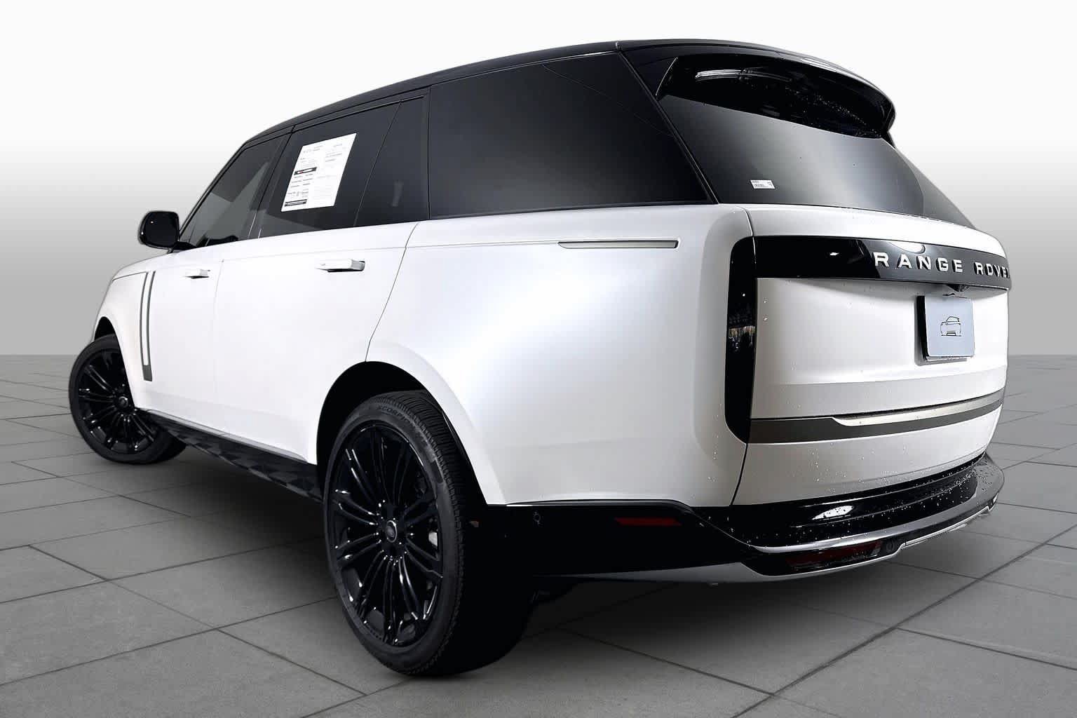 Used 2025 Land Rover Range Rover Long Wheelbase SE AWD/4WD image 10