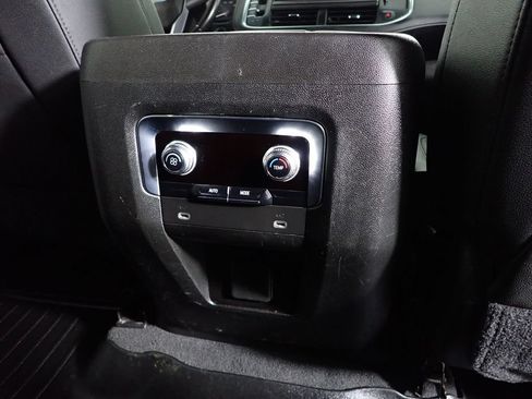 Used 2021 GMC Yukon XL SLT AWD/4WD image 39