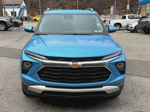 Used 2025 Chevrolet TrailBlazer LT w/ Convenience Package image 3