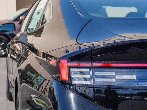 Certified 2025 Hyundai Sonata SE image 11