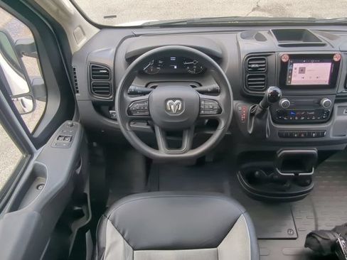 Used 2025 RAM ProMaster 2500 w/ Convenience Group FWD image 17