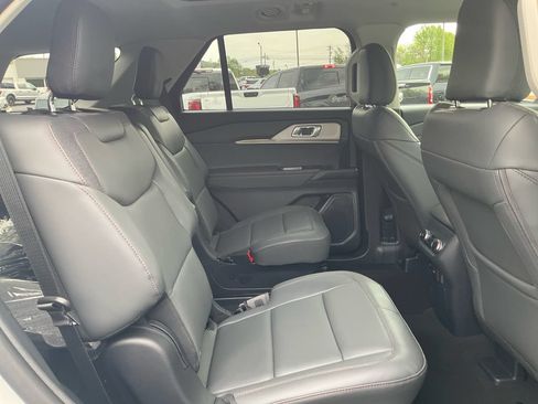 New 2026 Ford Explorer Active w/ Active Comfort Package AWD/4WD image 13