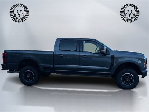 New 2026 Ford F250 Platinum w/ Tremor Off-Road Package image 4