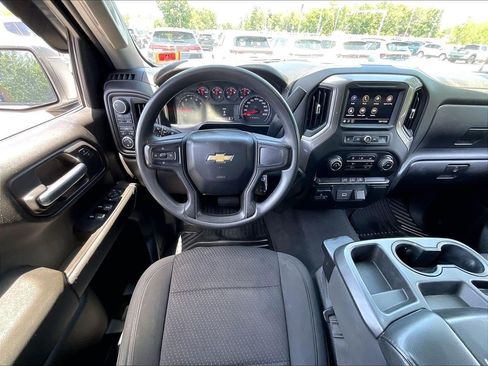 Used 2020 Chevrolet Silverado 1500 Custom w/ Custom Convenience Package AWD/4WD image 16
