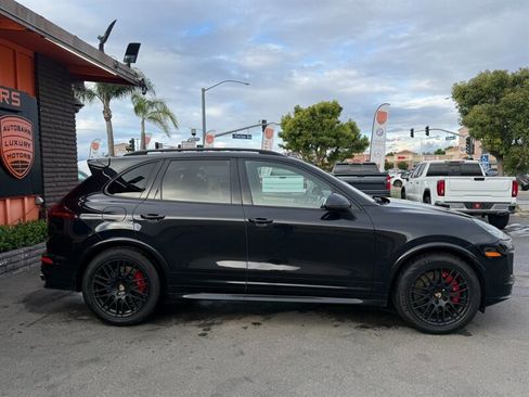 Used 2016 Porsche Cayenne GTS w/ Premium Package Plus AWD/4WD image 18