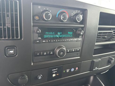 Used 2022 Chevrolet Express 2500 w/ Driver Convenience Package RWD image 21