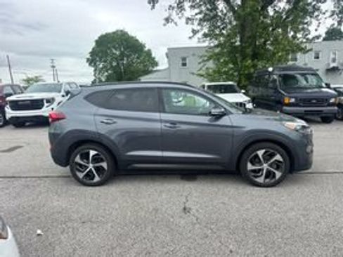 Used 2016 Hyundai Tucson Limited w/ Option Group 03 AWD/4WD image 4