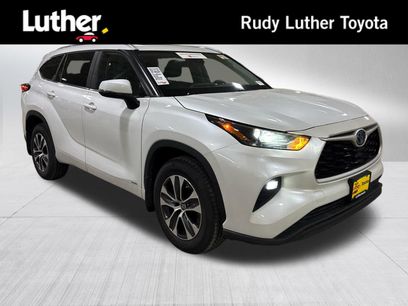 Used 2023 Toyota Highlander XLE