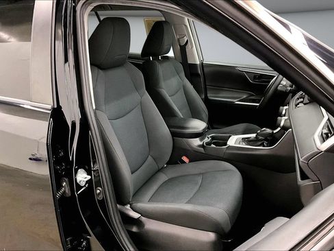 Used 2021 Toyota RAV4 LE AWD/4WD image 30