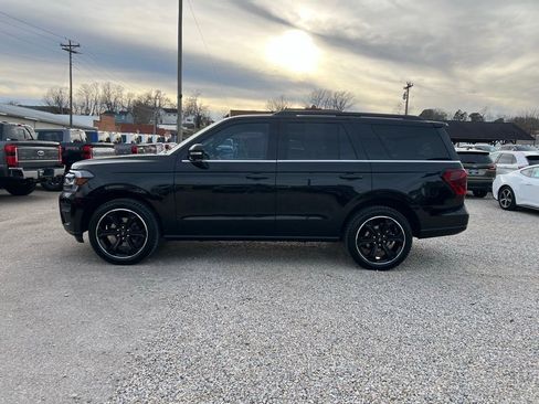 Used 2024 Ford Expedition Limited image 5