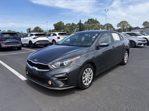 Certified 2021 Kia Forte Sedan FWD image 4