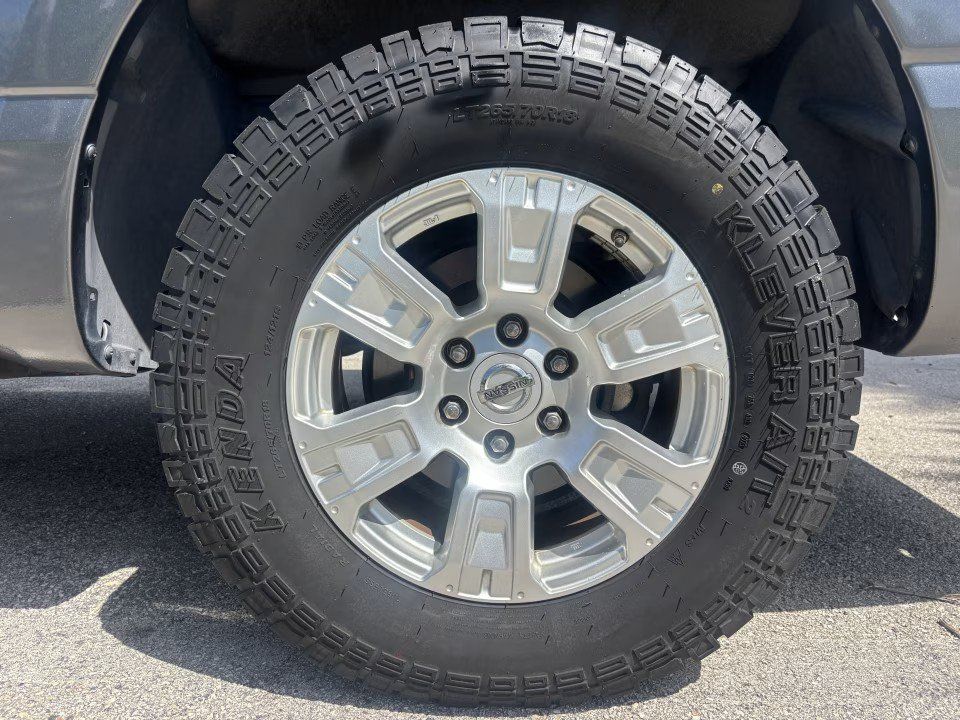 Used 2019 Nissan Titan SV RWD image 35