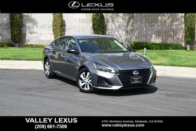 Used 2025 Nissan Altima 2.5 S FWD image 1