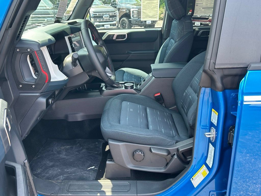 New 2026 Ford Bronco Heritage Edition AWD/4WD image 13