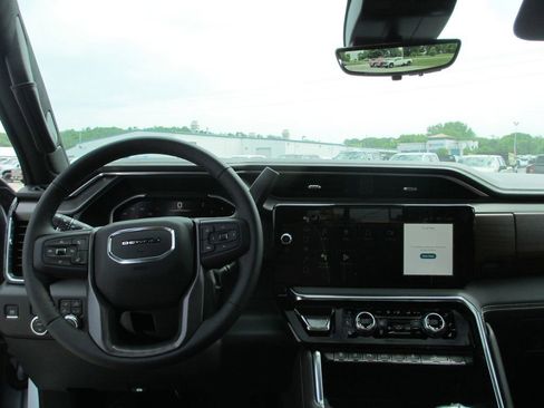 New 2026 GMC Sierra 2500 Denali Ultimate AWD/4WD image 16