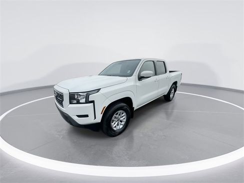 Certified 2024 Nissan Frontier SV image 4