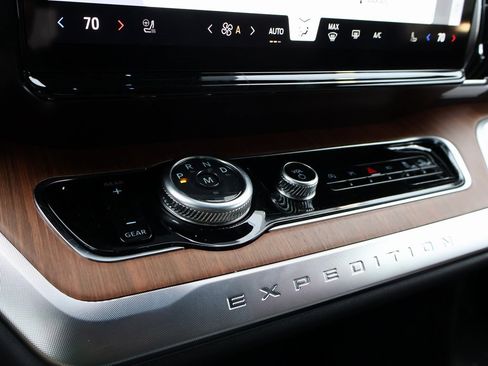 New 2025 Ford Expedition King Ranch image 40