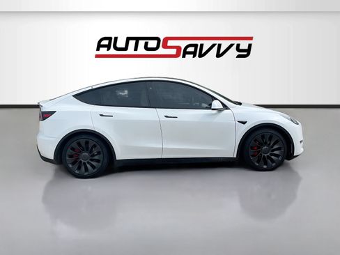Used 2024 Tesla Model Y Performance AWD/4WD image 8