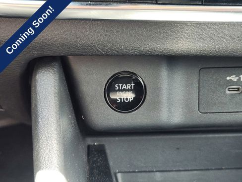 Used 2024 Nissan Rogue SV FWD image 17