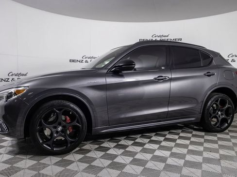 Used 2022 Alfa Romeo Stelvio Veloce AWD/4WD image 9