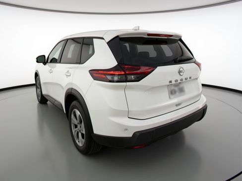 Used 2025 Nissan Rogue SV FWD image 6