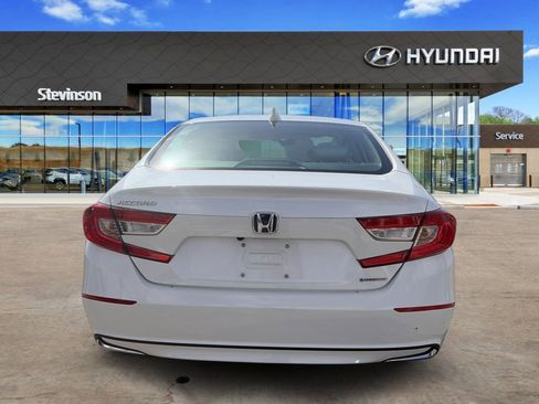 Used 2021 Honda Accord Hybrid image 6