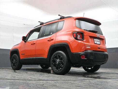 Used 2018 Jeep Renegade Latitude w/ Cold Weather Group image 52