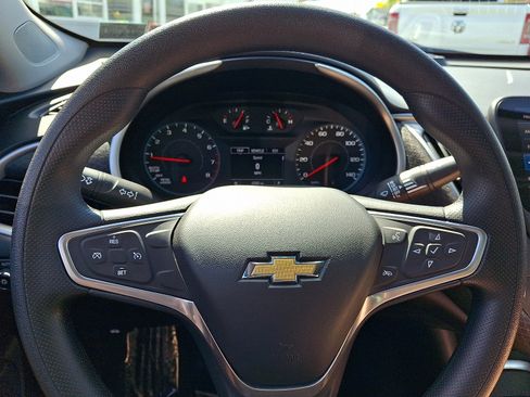 Used 2022 Chevrolet Malibu LT FWD image 19