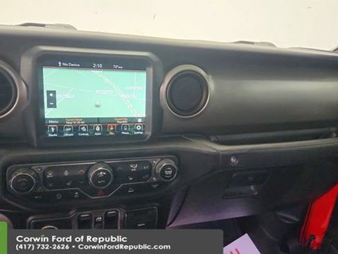 Used 2021 Jeep Gladiator Willys image 17