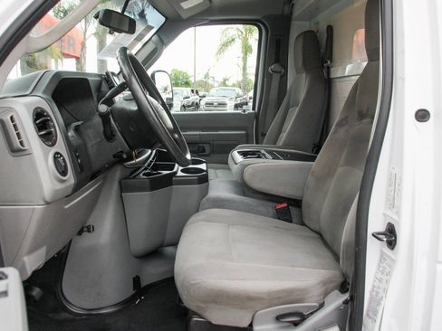 Used 2014 Ford E-350 and Econoline 350 Super Duty w/ Power Windows & Locks Group image 16