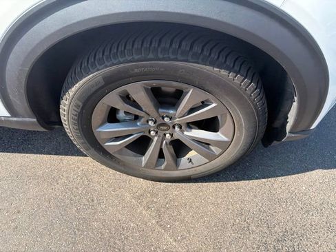 Used 2021 Ford Explorer XLT w/ Equipment Group 202A AWD/4WD image 10