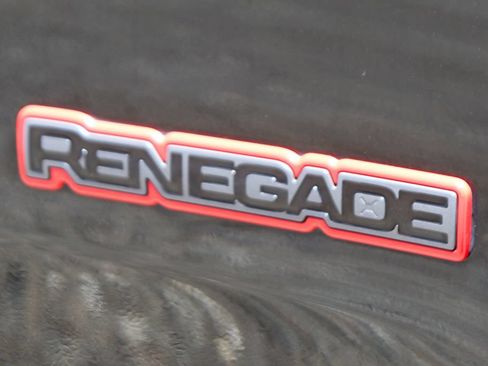 Used 2023 Jeep Renegade Trailhawk AWD/4WD image 44