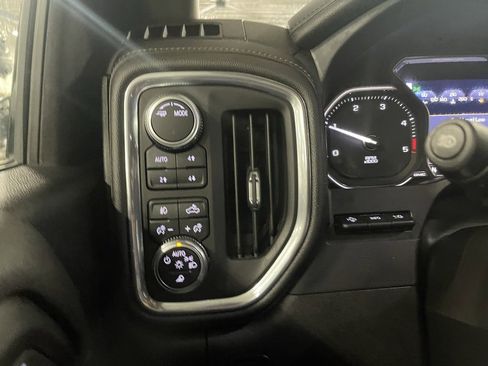 Used 2022 GMC Sierra 3500 Denali w/ Denali Ultimate Package image 12