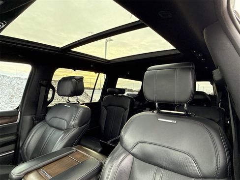 Used 2022 Jeep Grand Wagoneer Series I image 19