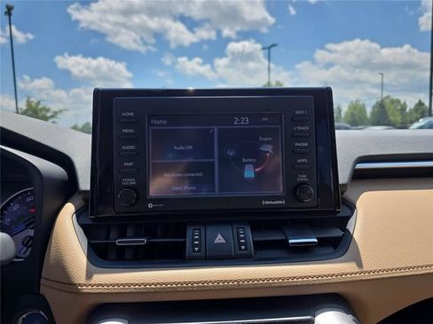 Used 2021 Toyota RAV4 XLE Premium AWD/4WD image 26