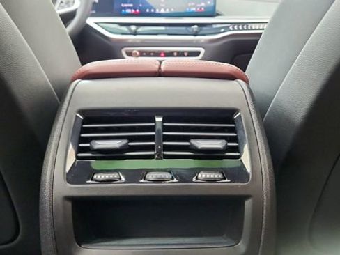 Used 2025 BMW X6 xDrive40i w/ Executive Package image 52